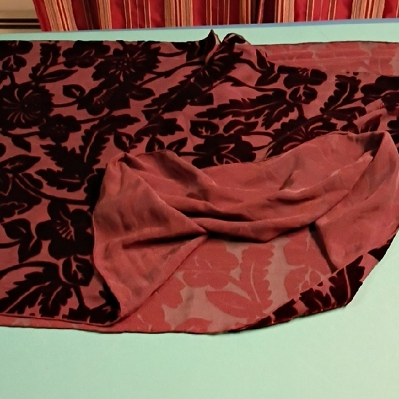 Elegant Floral Burgundy Scarf/Wrap Special Event Velvet Burnout Chic Long Fringe - Picture 8 of 8